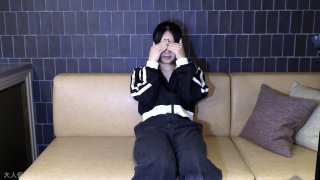 [Amateur First Time Shoot] Sakura (18) A Cute Amateur Who’s Never Even Given A Blowjob. She Opens Her Mouth And Drinks A Middle-Aged Man’s Saliva. We Film Her Vaginal And Then Do Her First Creampie. Her Asshole Was Also Cute, So We Penetrated It And Creampied Her.